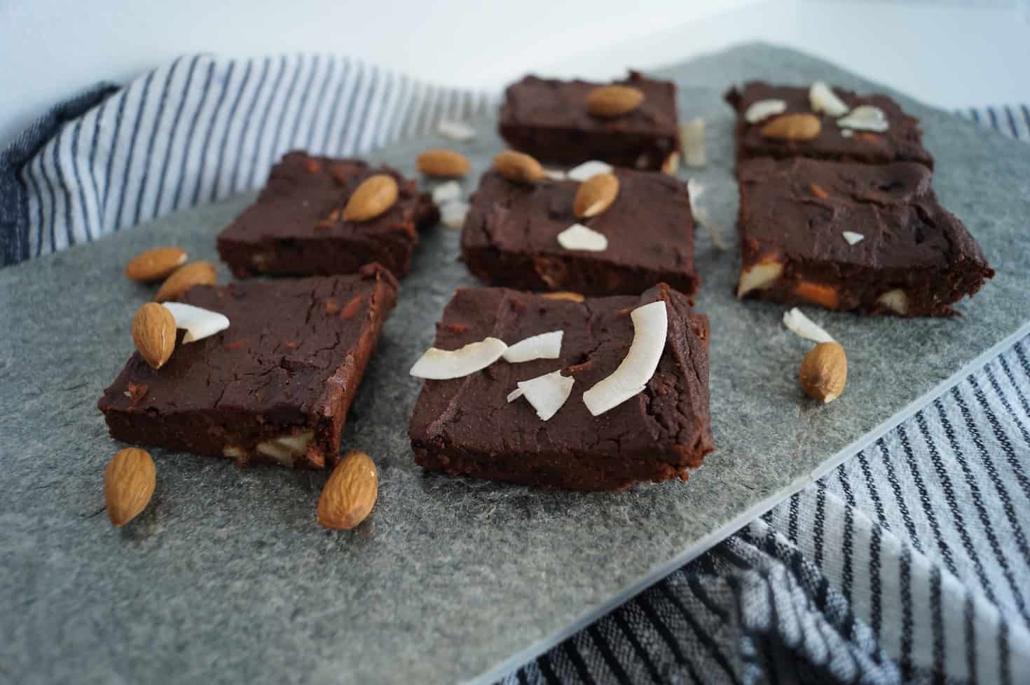 Sød kartoffel brownie med mandler