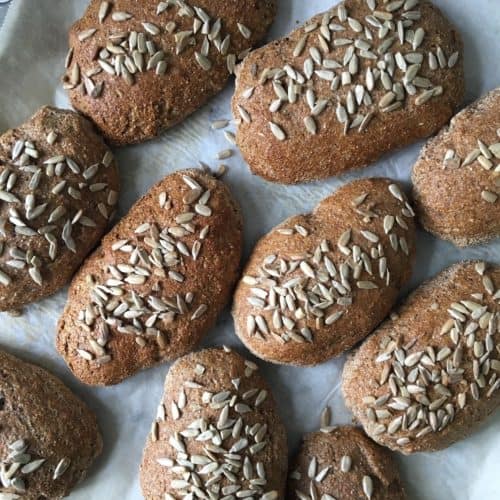 Hjemmelavet sandwichbrød med fuldkorn