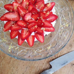 Sund jordbærtærte uden mel og raffineret sukker