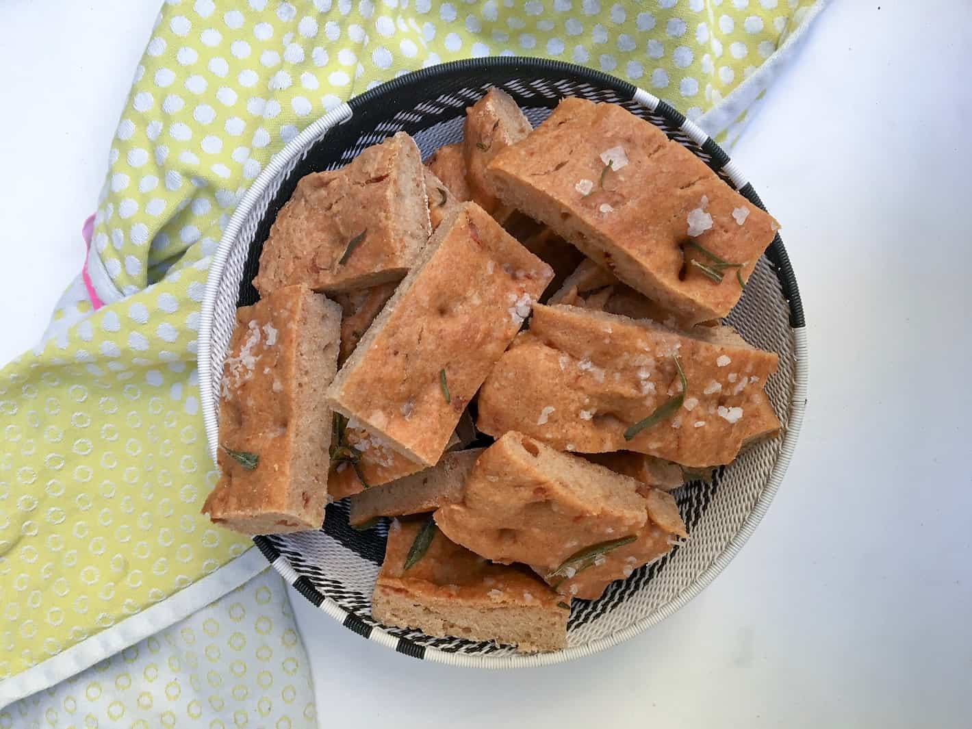 Foccacia med soltørrede tomater