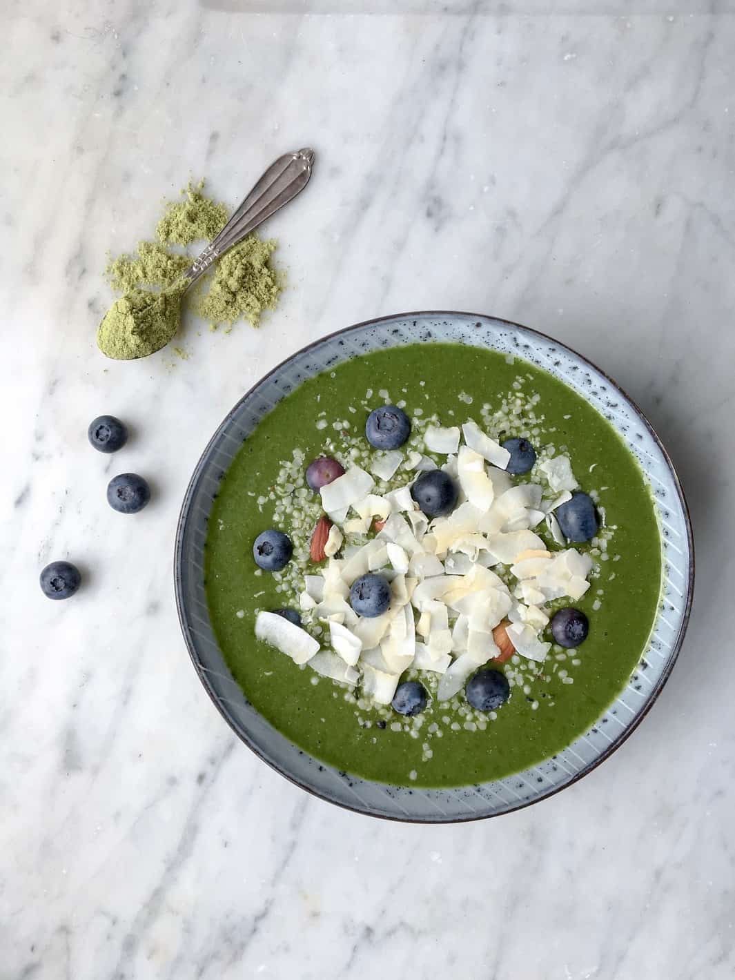 Smoothiebowl med græskarkernemel