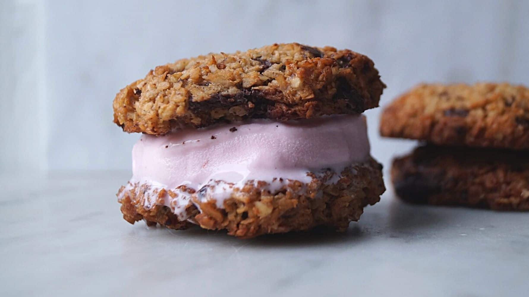 Is sandwich med cookies