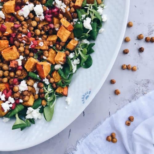 Græskarsalat med kikærter, granatæble og feta