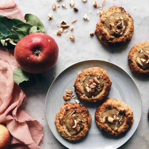 Scones med æble og mandler