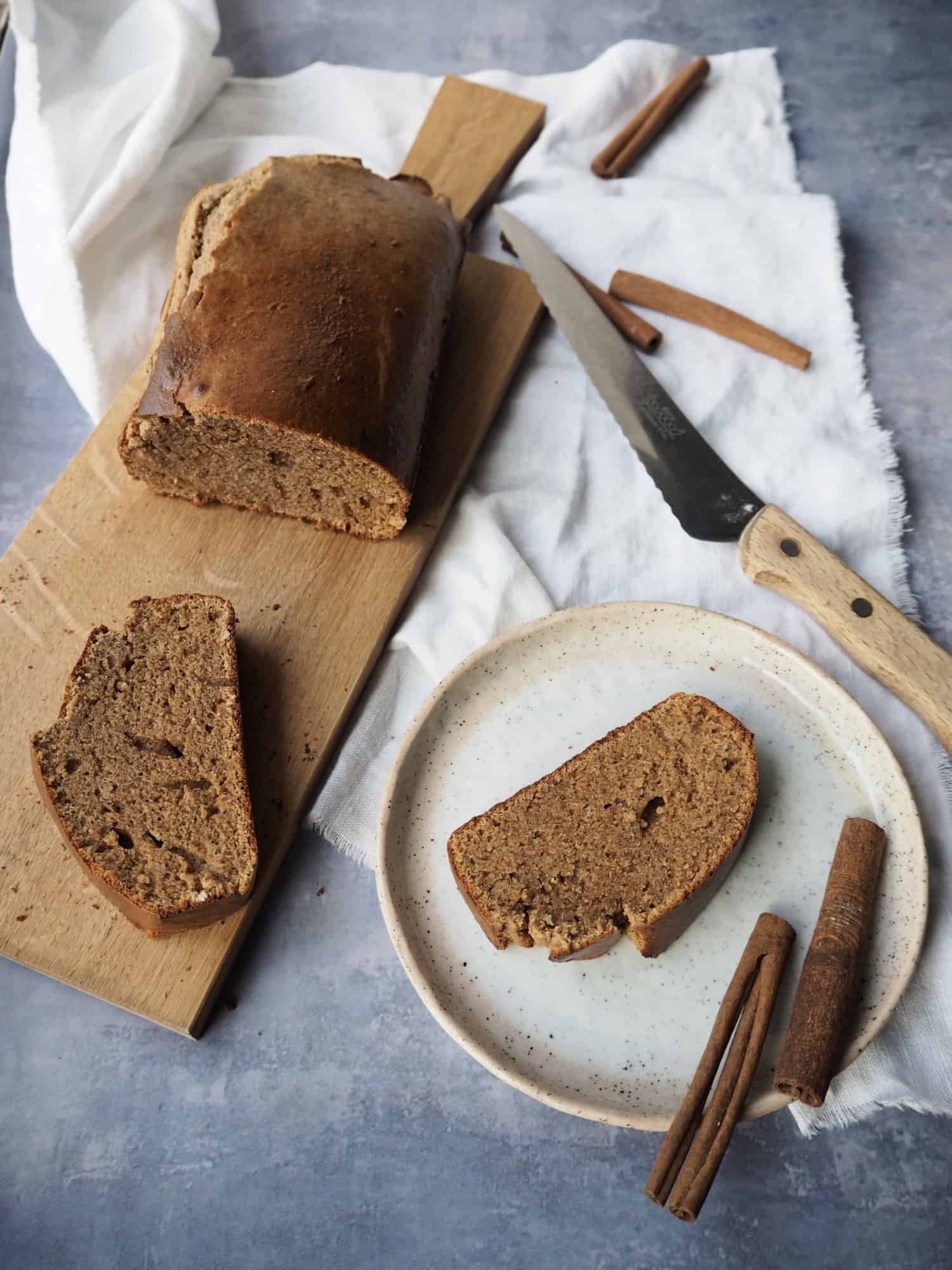 Kanelbrød uden mel og raffineret sukker