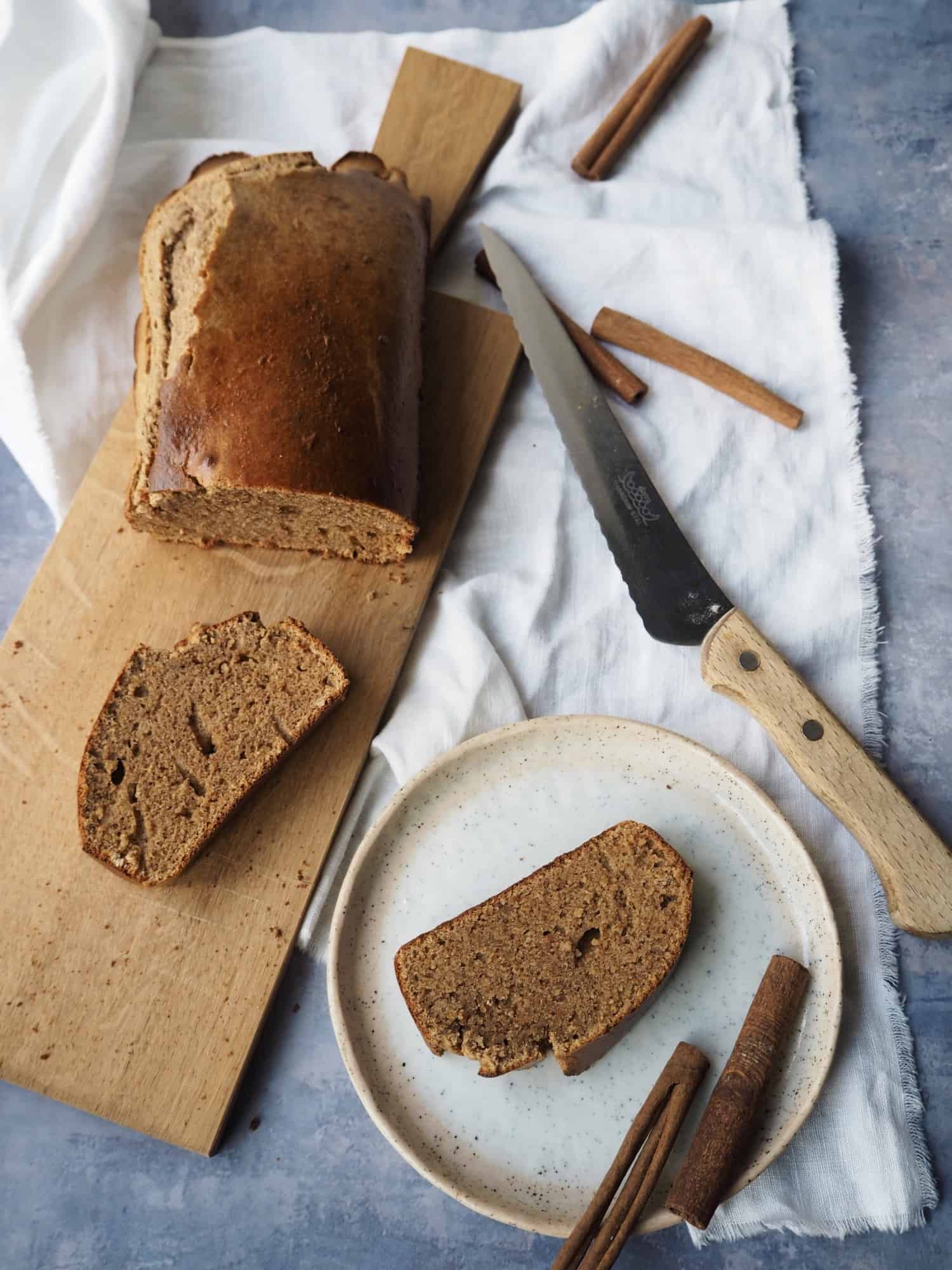 Kanelbrød uden mel og raffineret sukker