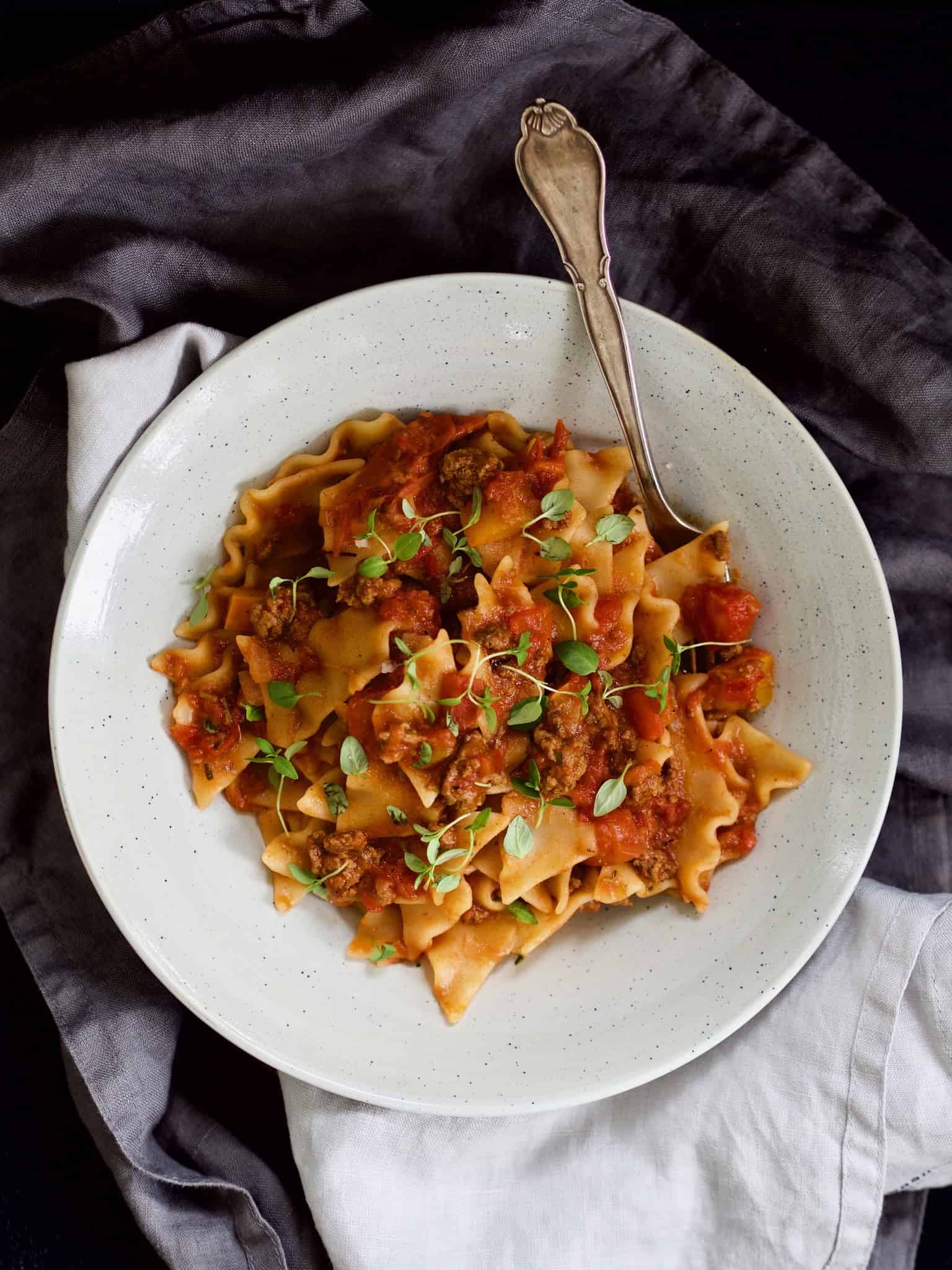 Pasta med kødsovs