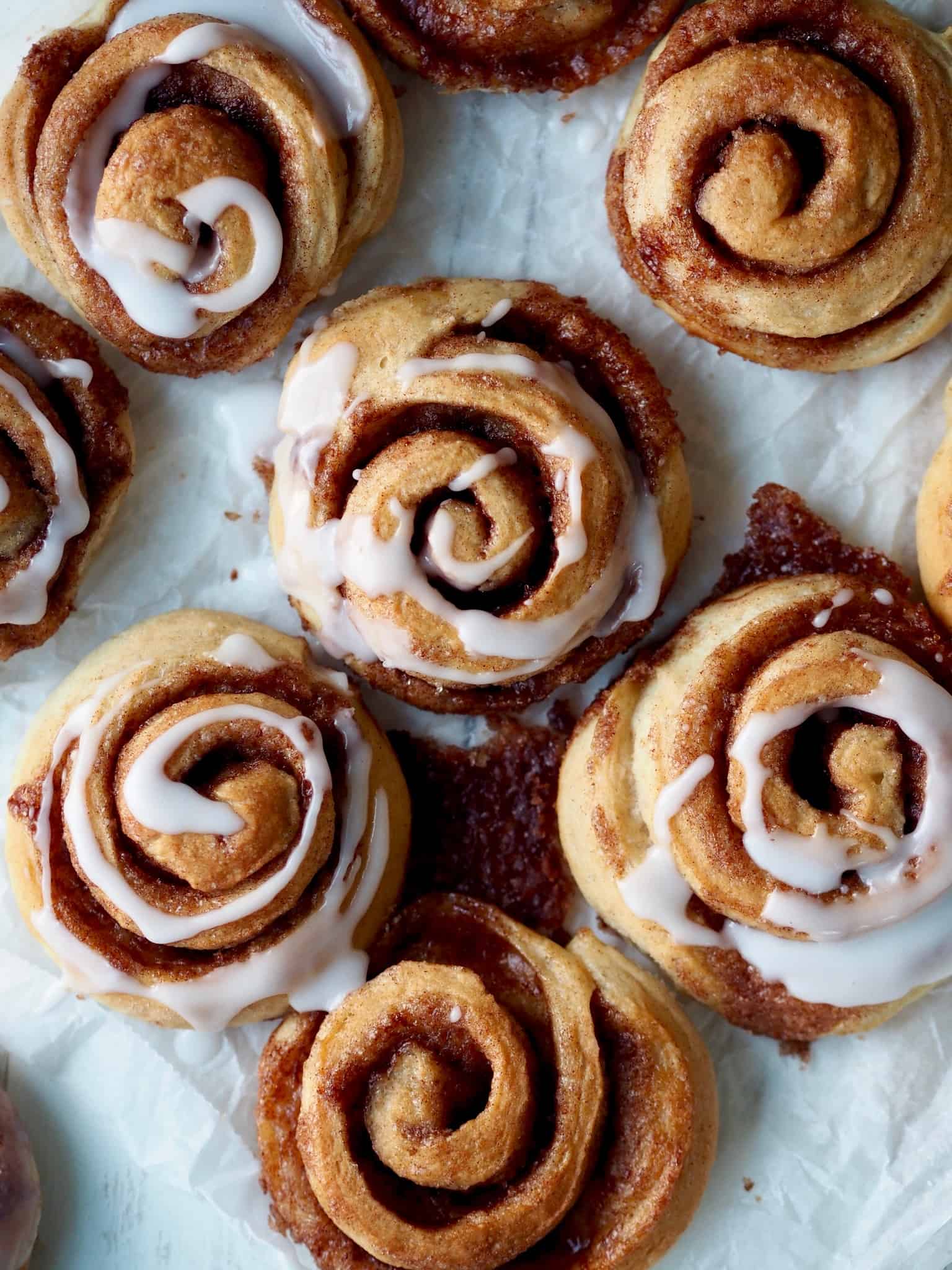 Kanelsnegle med glasur