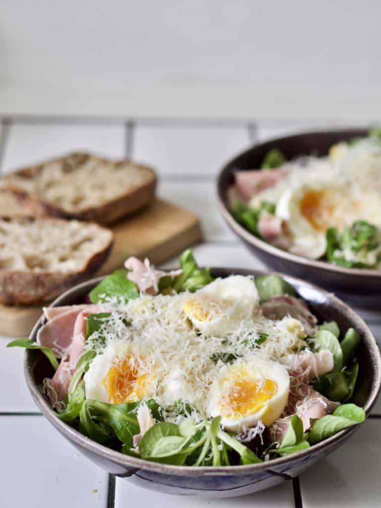 Salat med æg