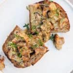 Flødestuvede kantarel toast
