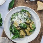 Gnocchi med pesto opskrift