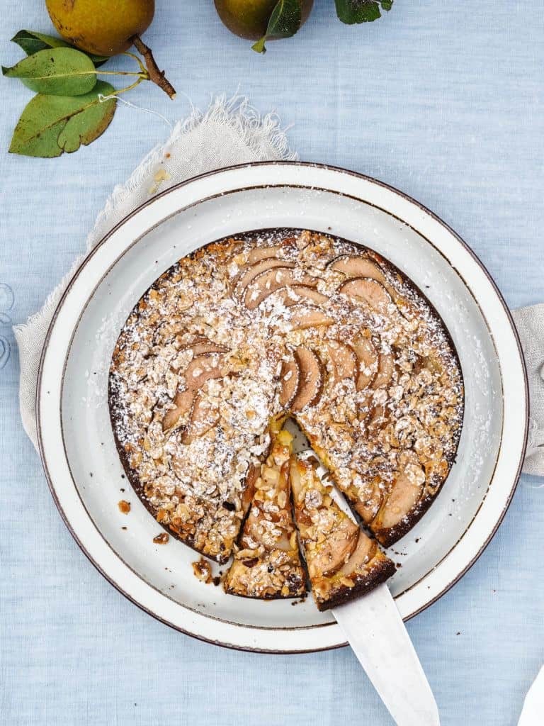 Pærekage med ricotta og nødder