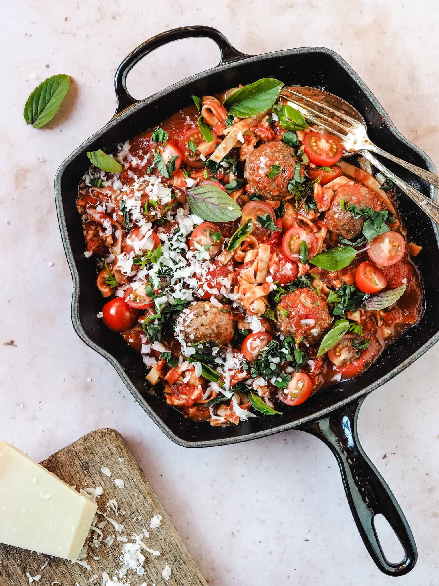 Italienske kødboller i tomatsauce