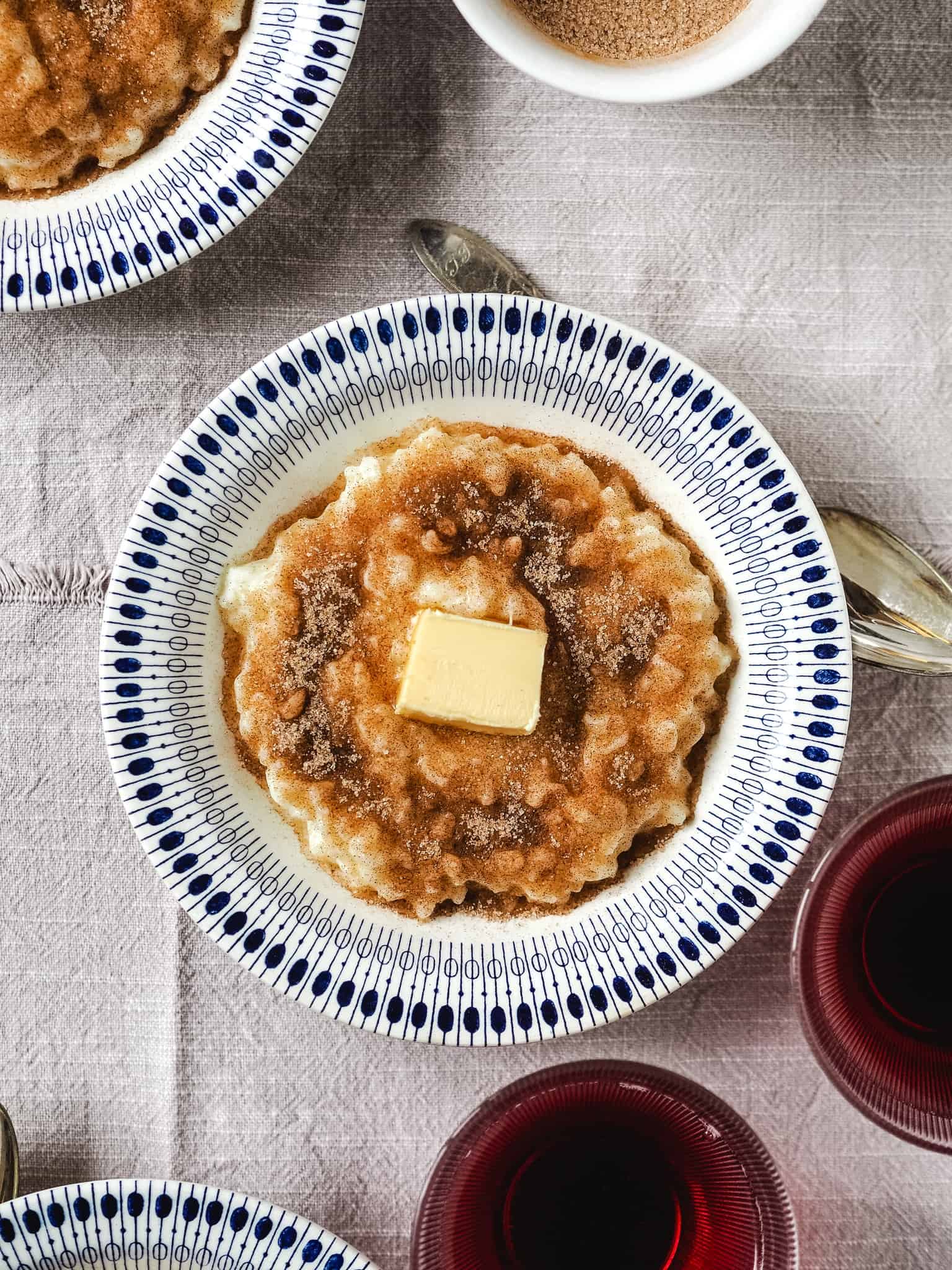 Risengrød med kanelsukker