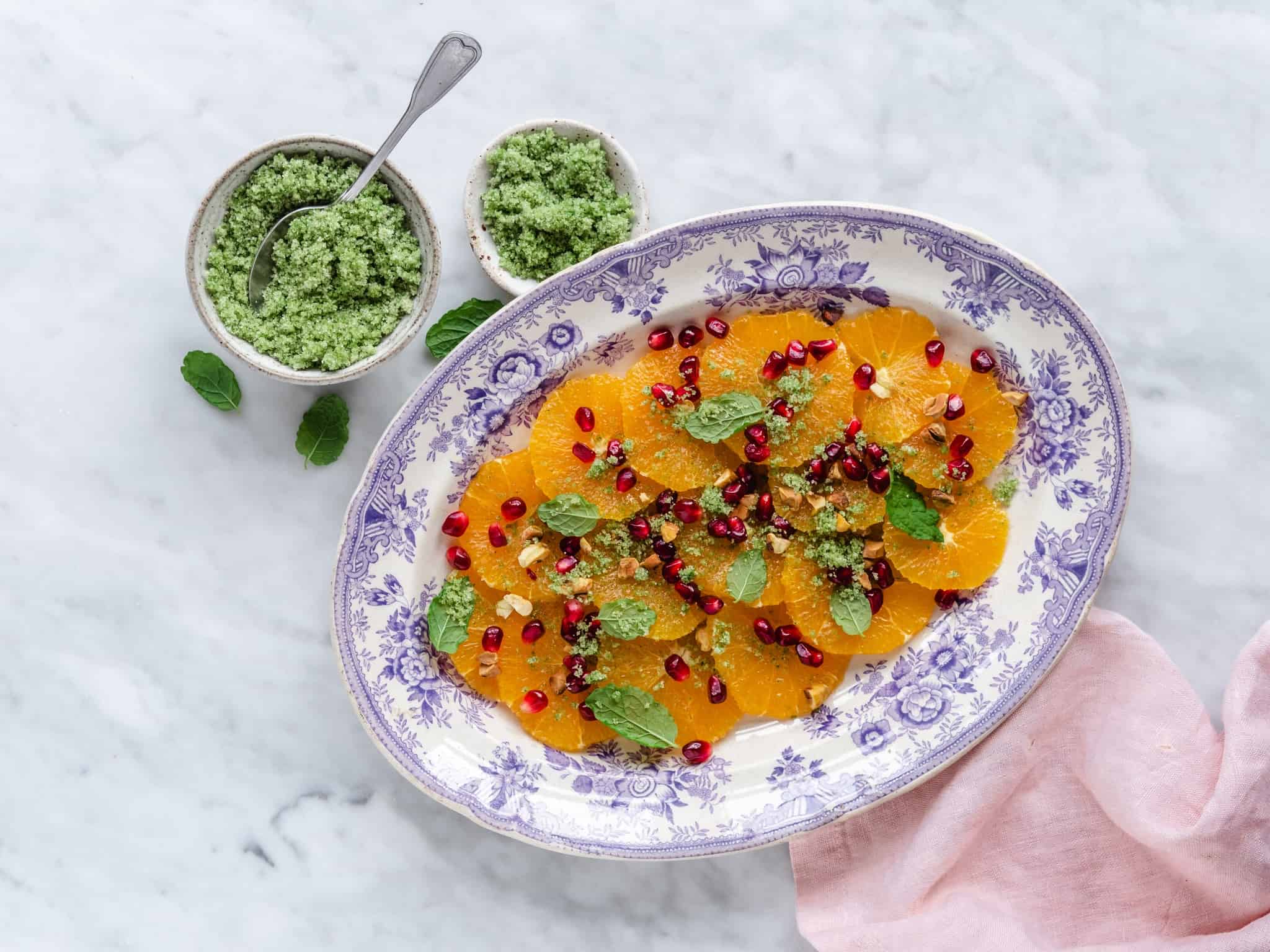 Appelsinsalat med granatæble
