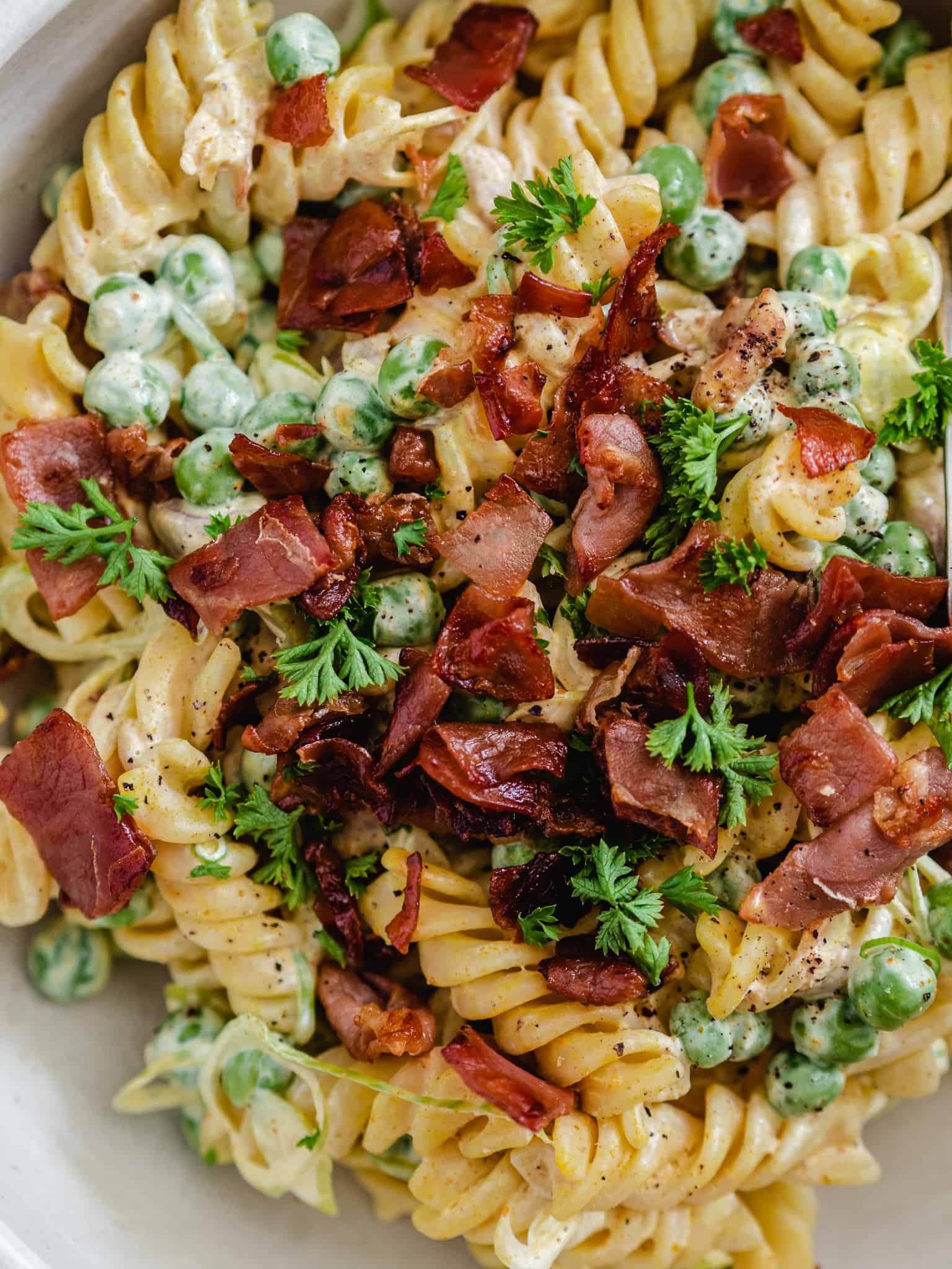 Pastasalat med kylling bacon og karry opskrift på min