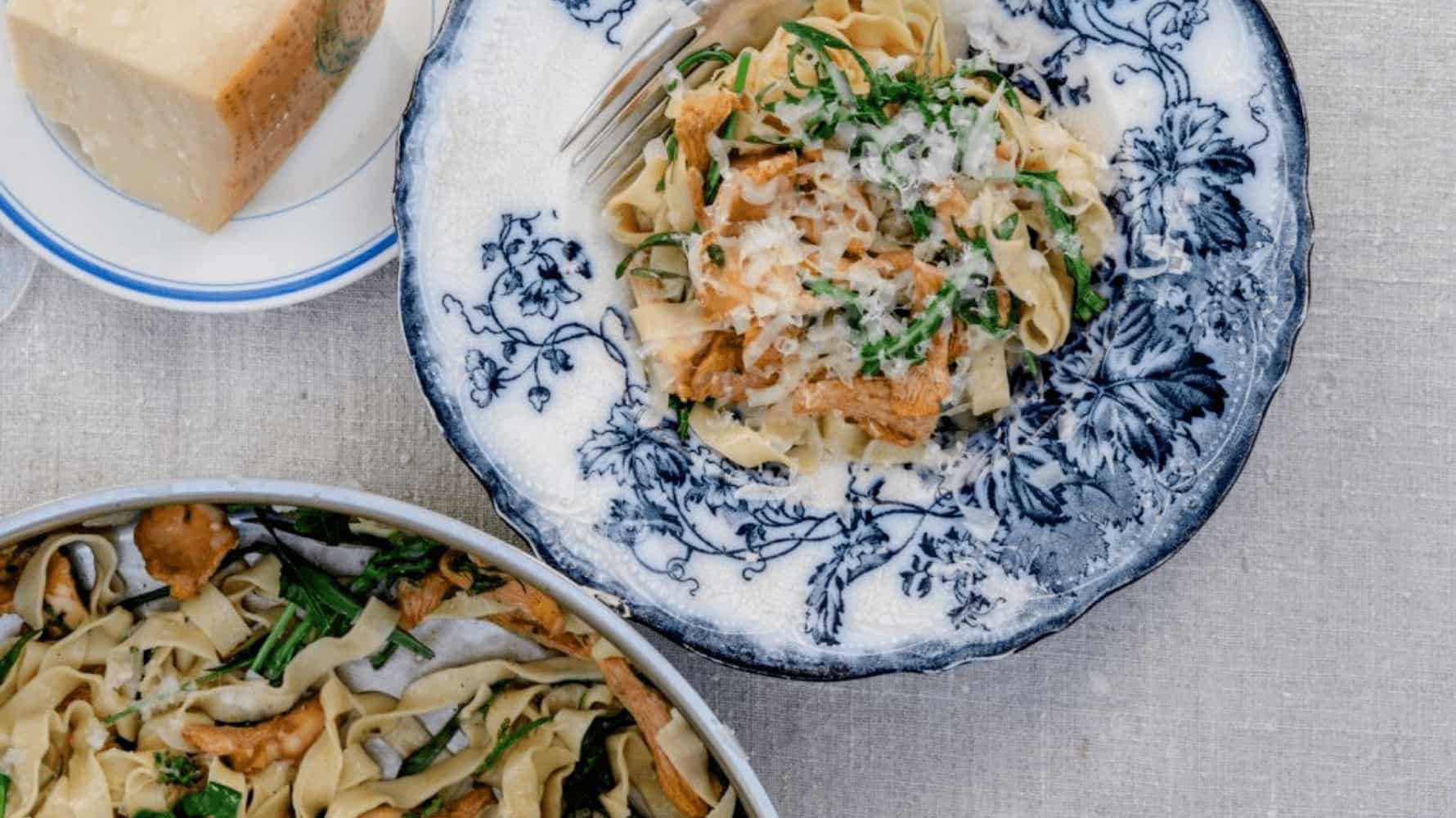 Pasta med kantareller og rucola - Simpel opskrift på 15 min.