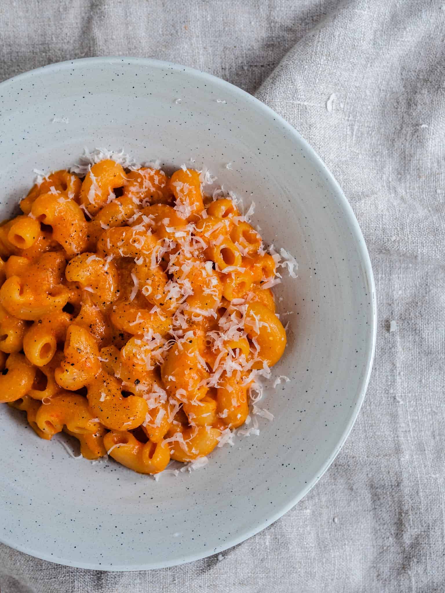 Pasta med peberfrugtsauce