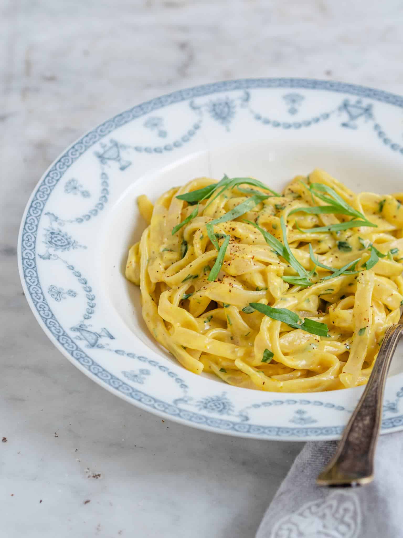 Pasta med bearnaisesauce - cremet bearnaise pasta på 20 min.