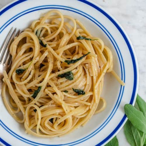 nem opskrift på pasta med salvie