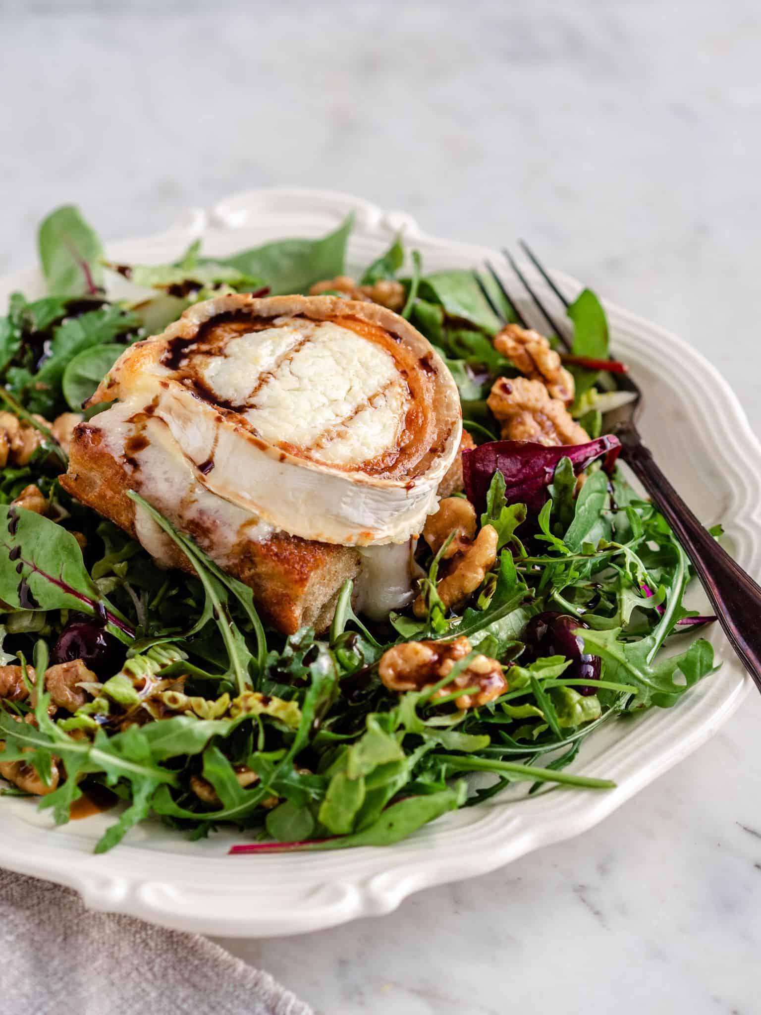 Salade chevre chaud - salat med gratineret gedeost