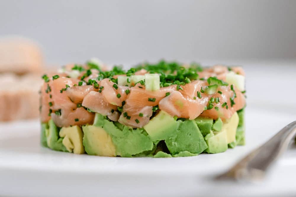 Laksetatar med avocado