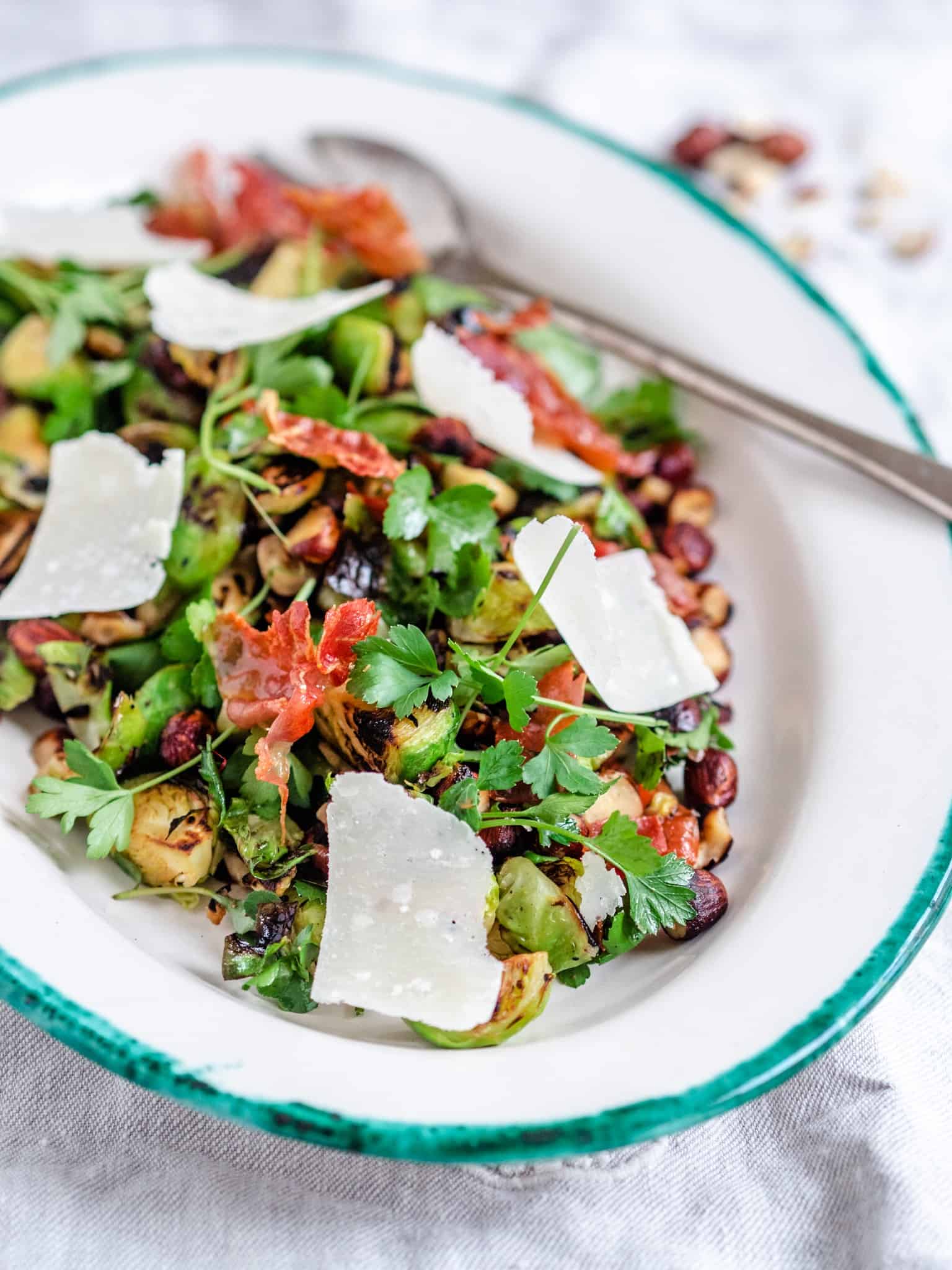 Salat med stegt rosenkål