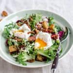 Salade Lyonnaise med pocheret æg