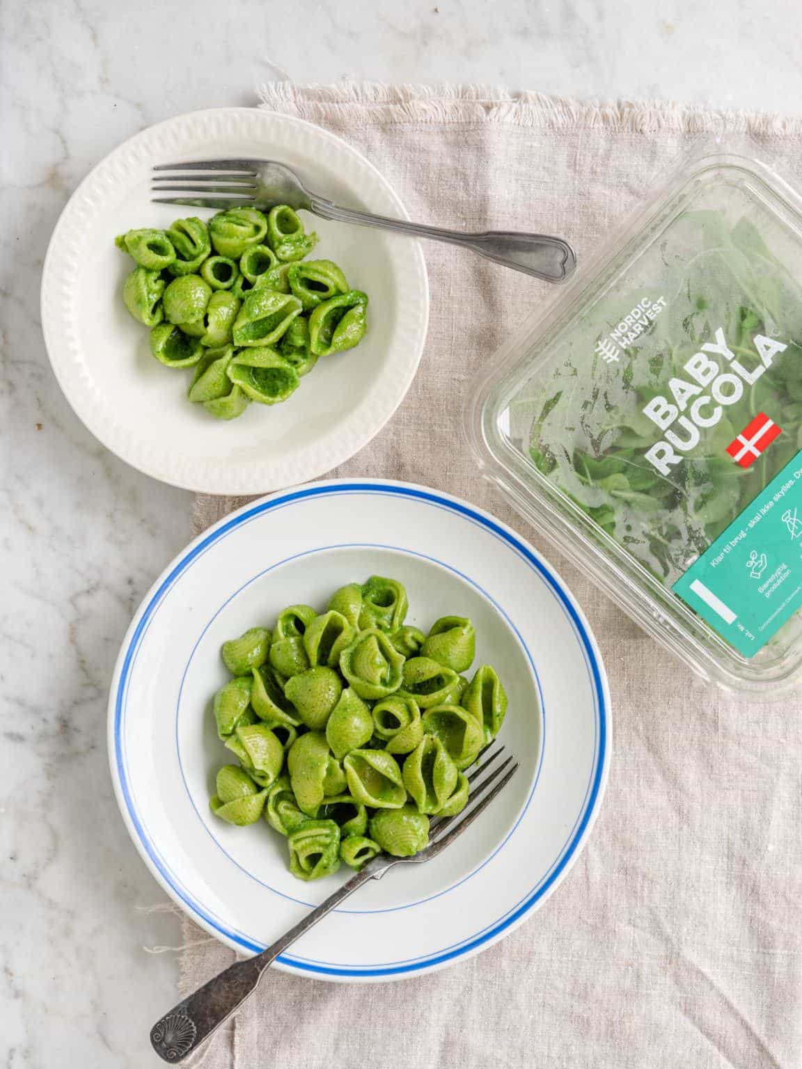Pasta med rucolacreme - opskrift på smuk grøn rucolapasta