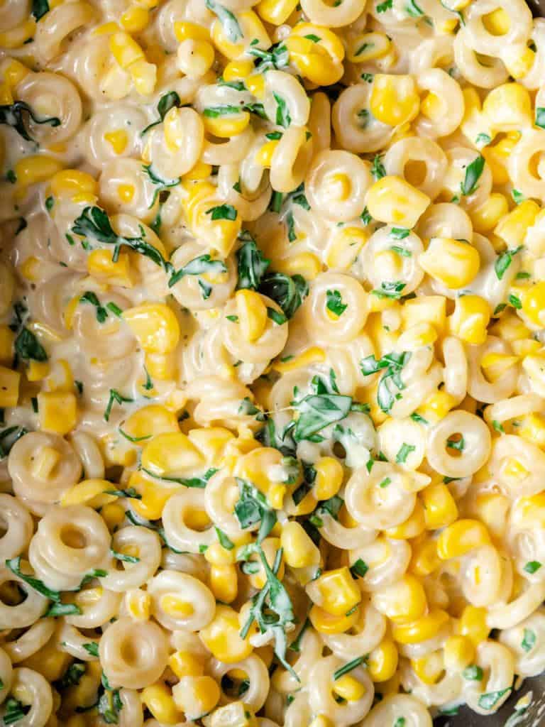 cremet pasta med majs og fløde