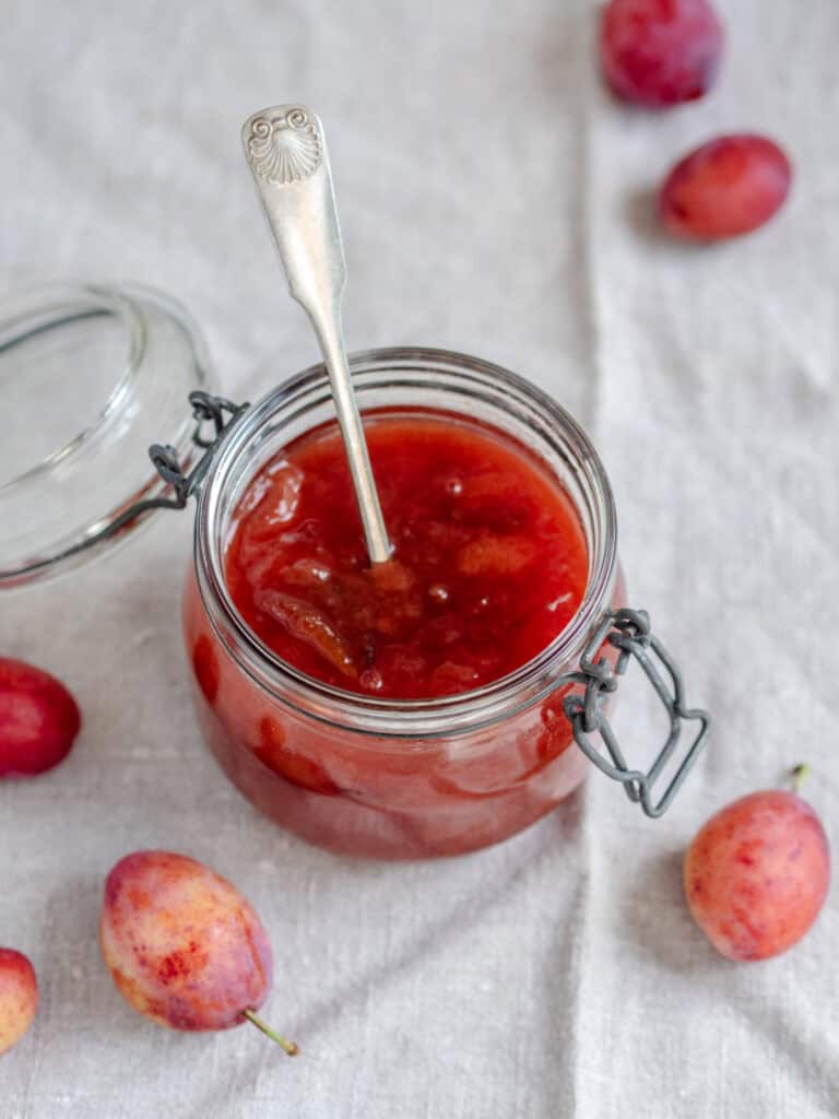 marmelade med blommer og vanilje