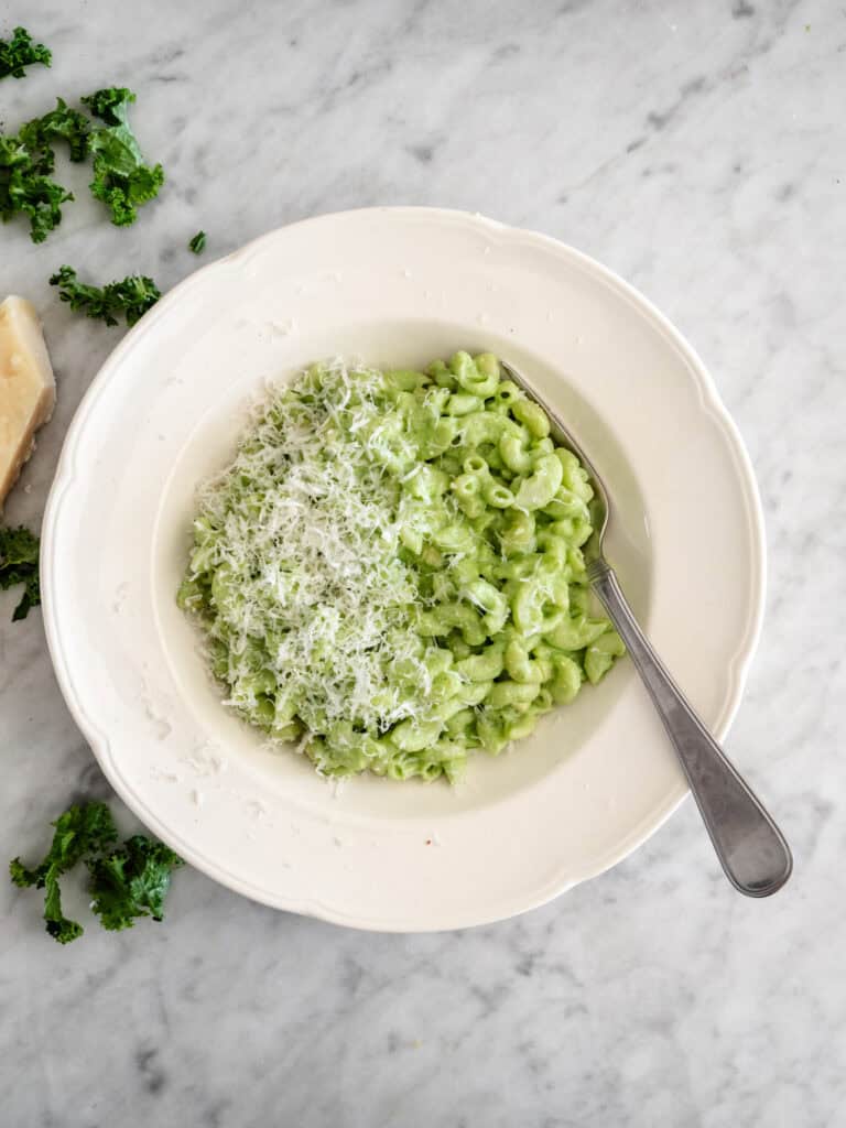 cremet Pasta med grønkålssauce