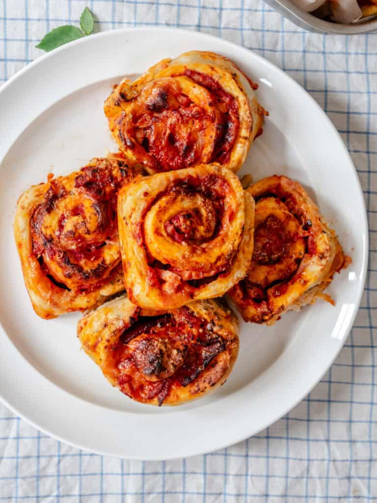 pizzasnegle med fyld til fryseren