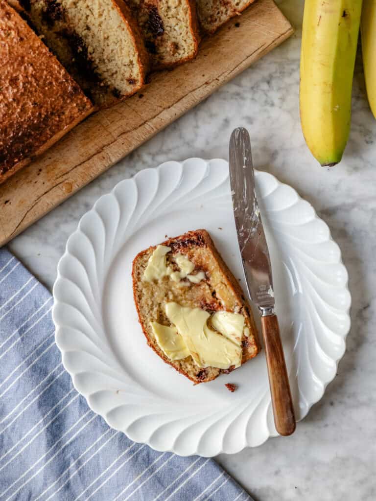 Nemt proteinrigt bananbrød med hytteost
