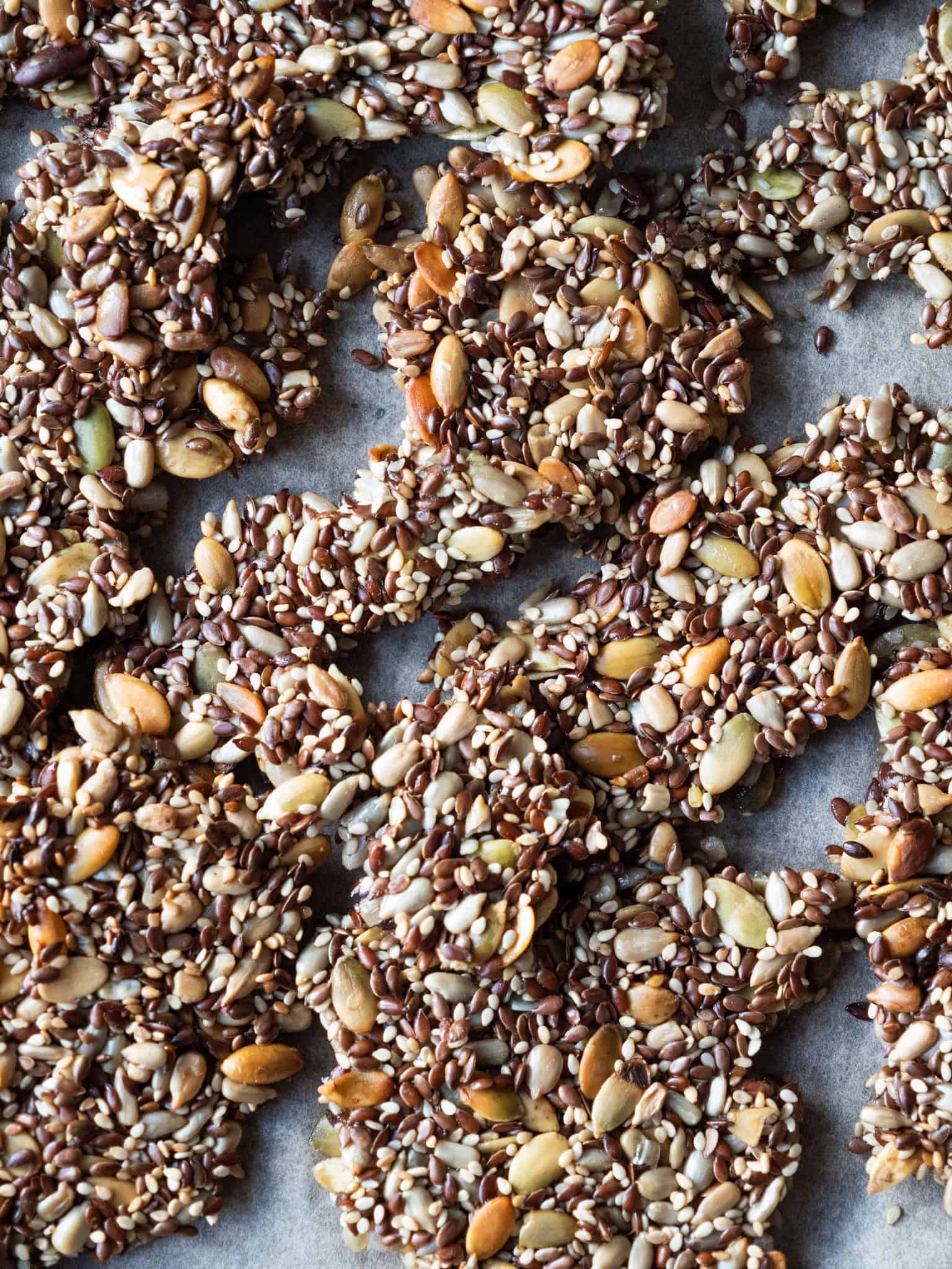 Glutenfrit kerneknækbrød