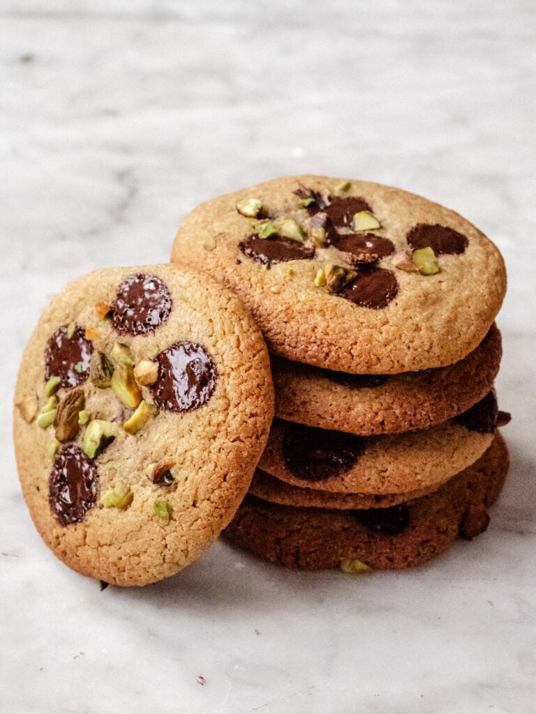 Cookies med pistacie og chokolade