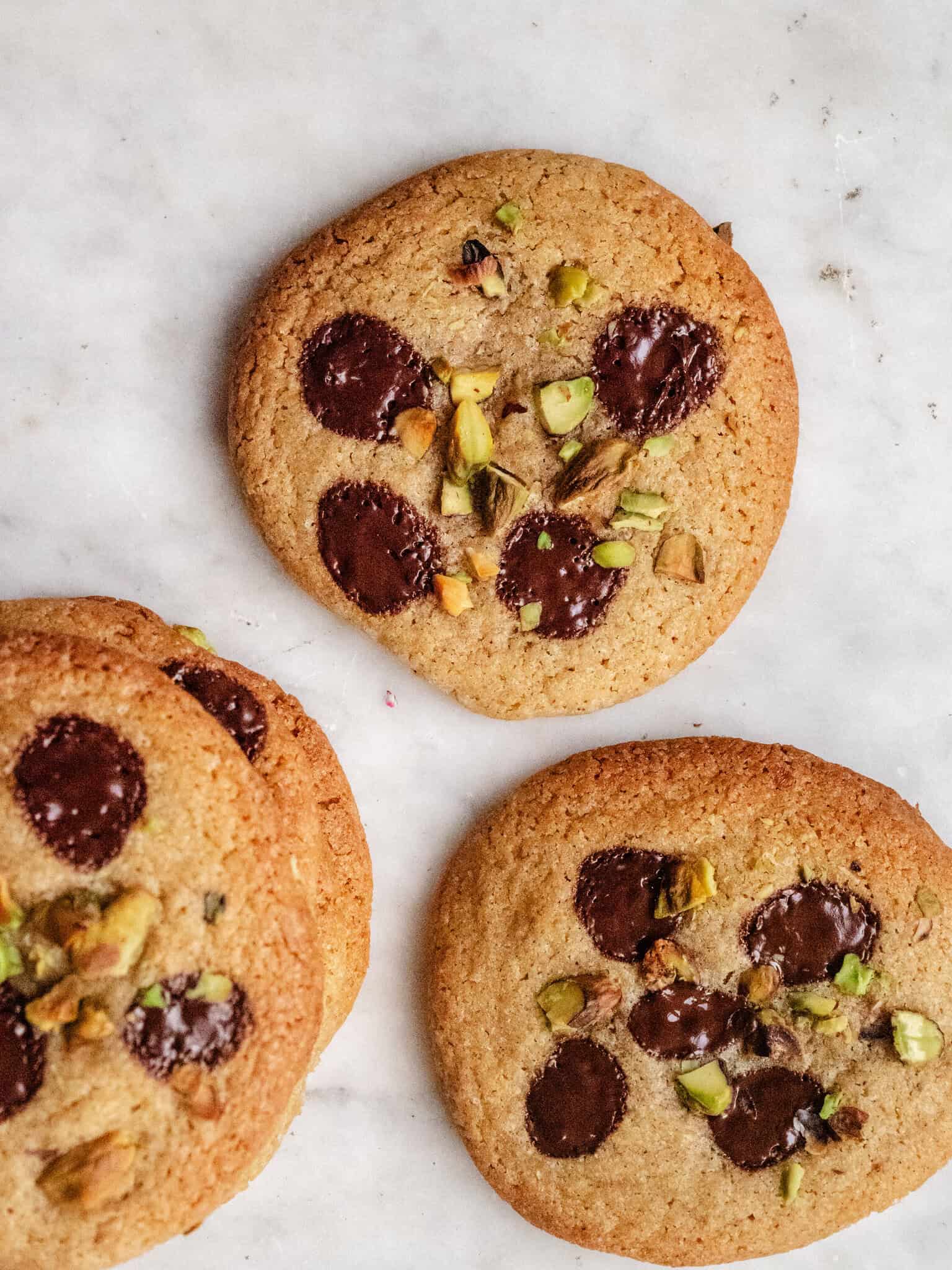 Cookies med pistacie og chokolade