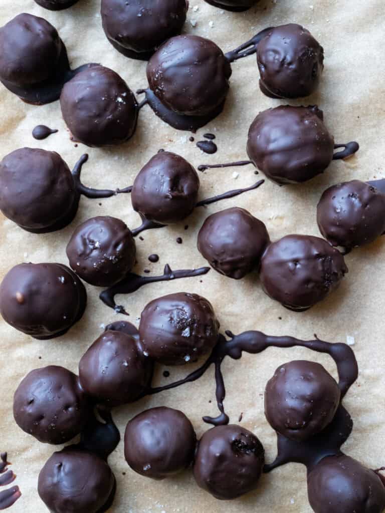 sunde brownie dadelkugler