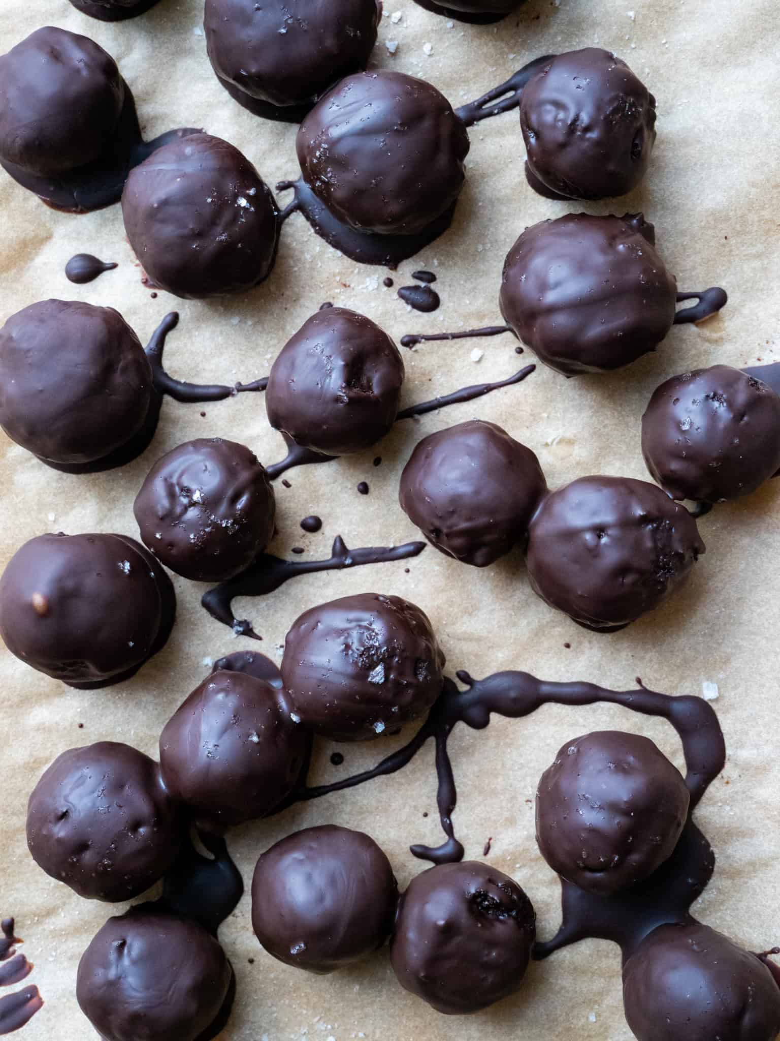Brownie dadelkugler