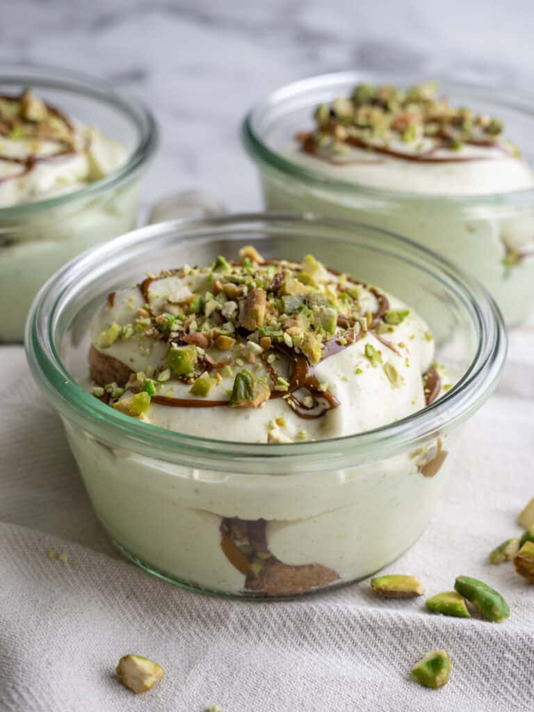 portionsanrettet tiramisu med pistacie
