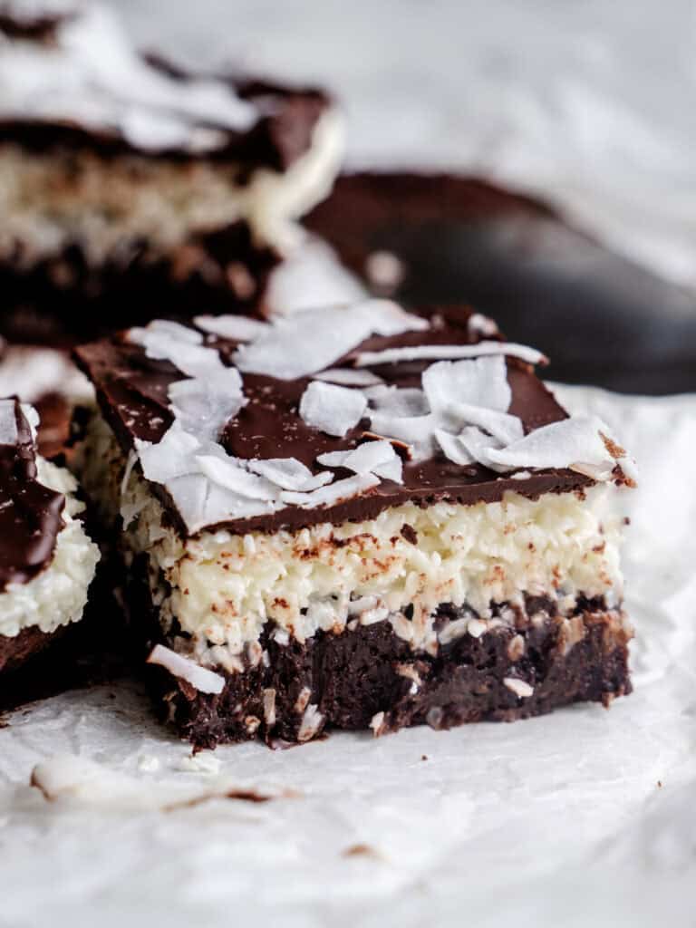 brownie med kokosfyld