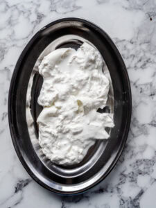 Burrata på et fad