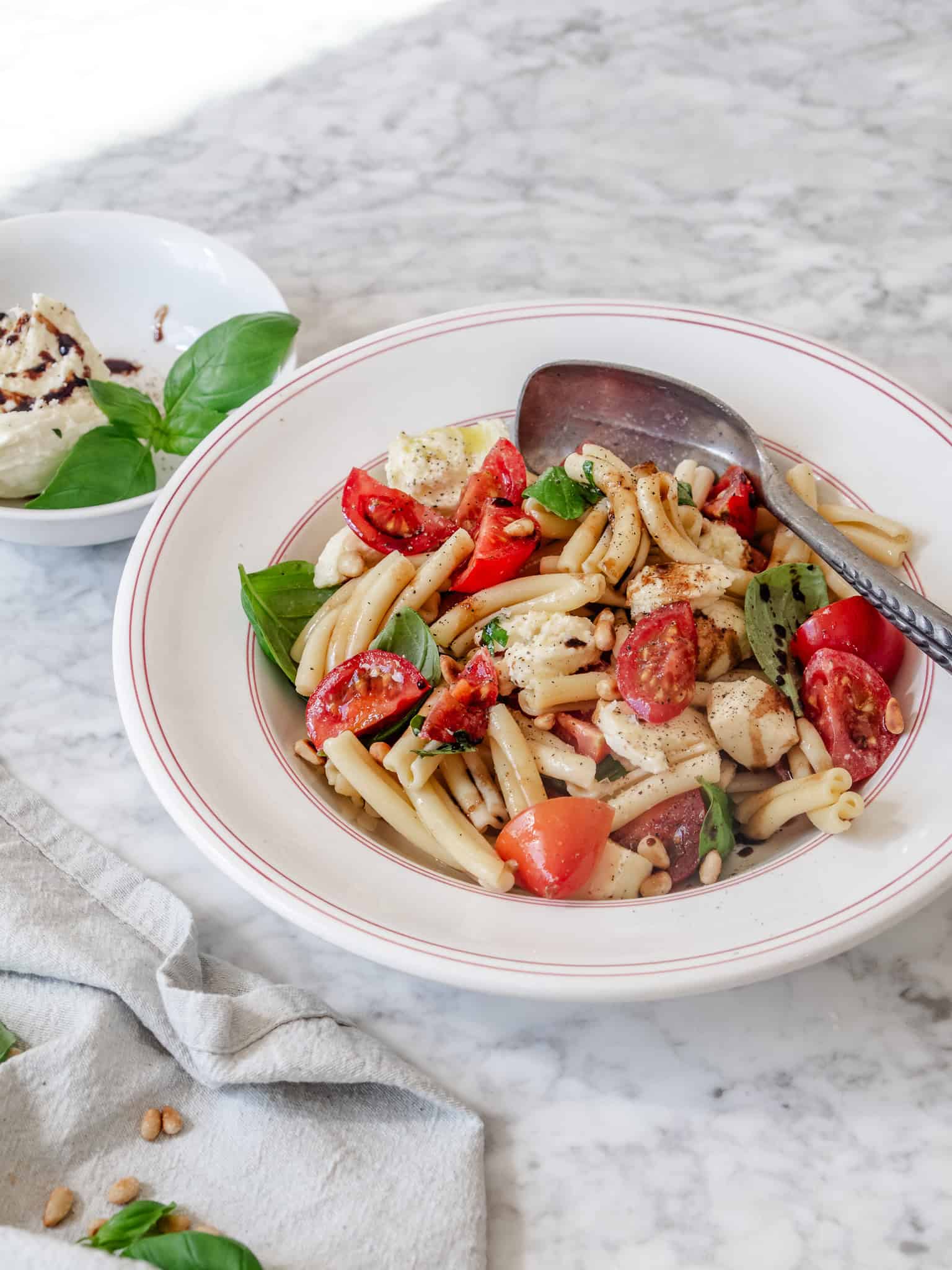 Caprese pastasalat