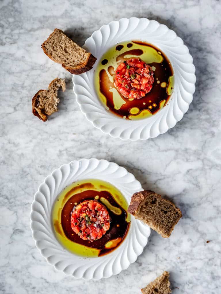 vegetarisk forret med tomater
