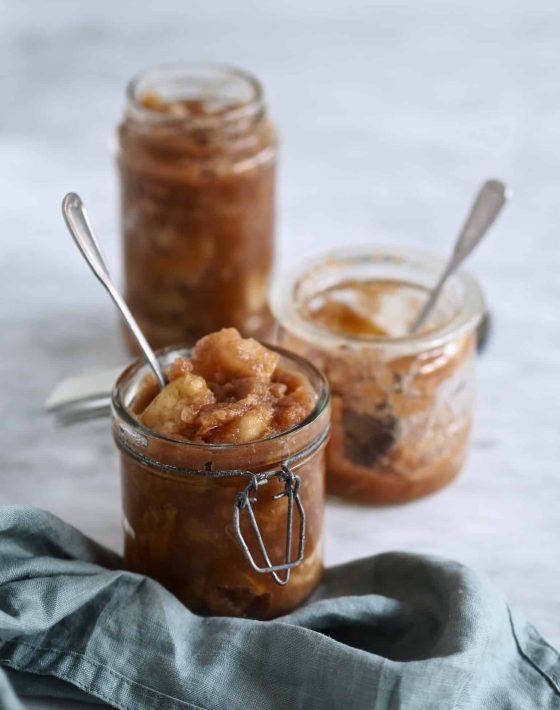 Æblekompot med varme krydderier