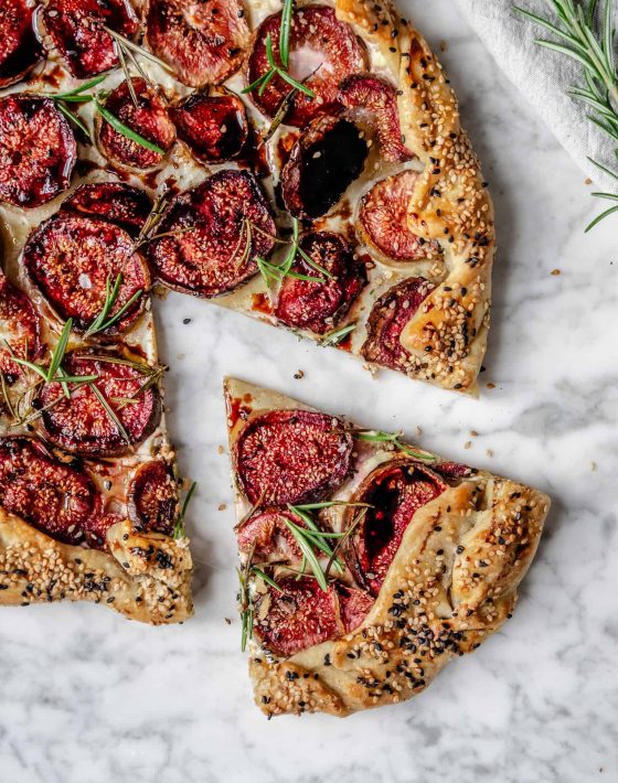 Galette med figner, ricotta og sesam