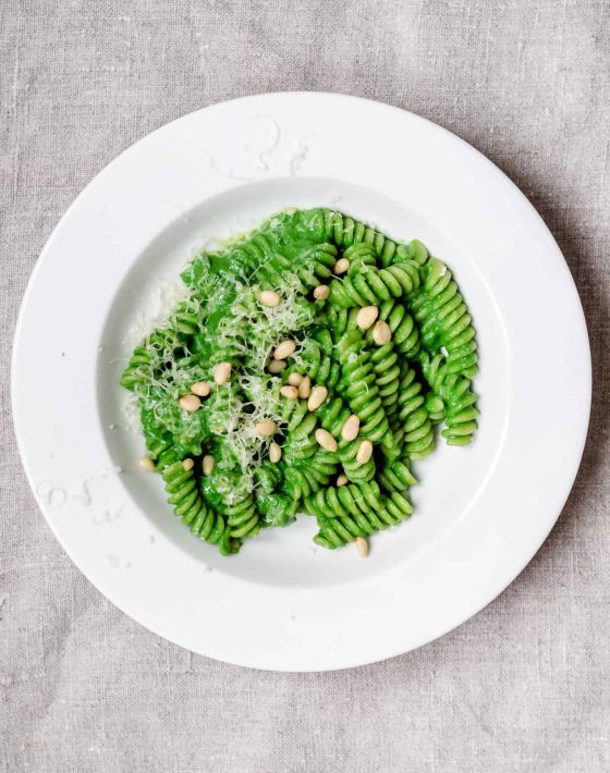 grøn pasta med spinatsovs